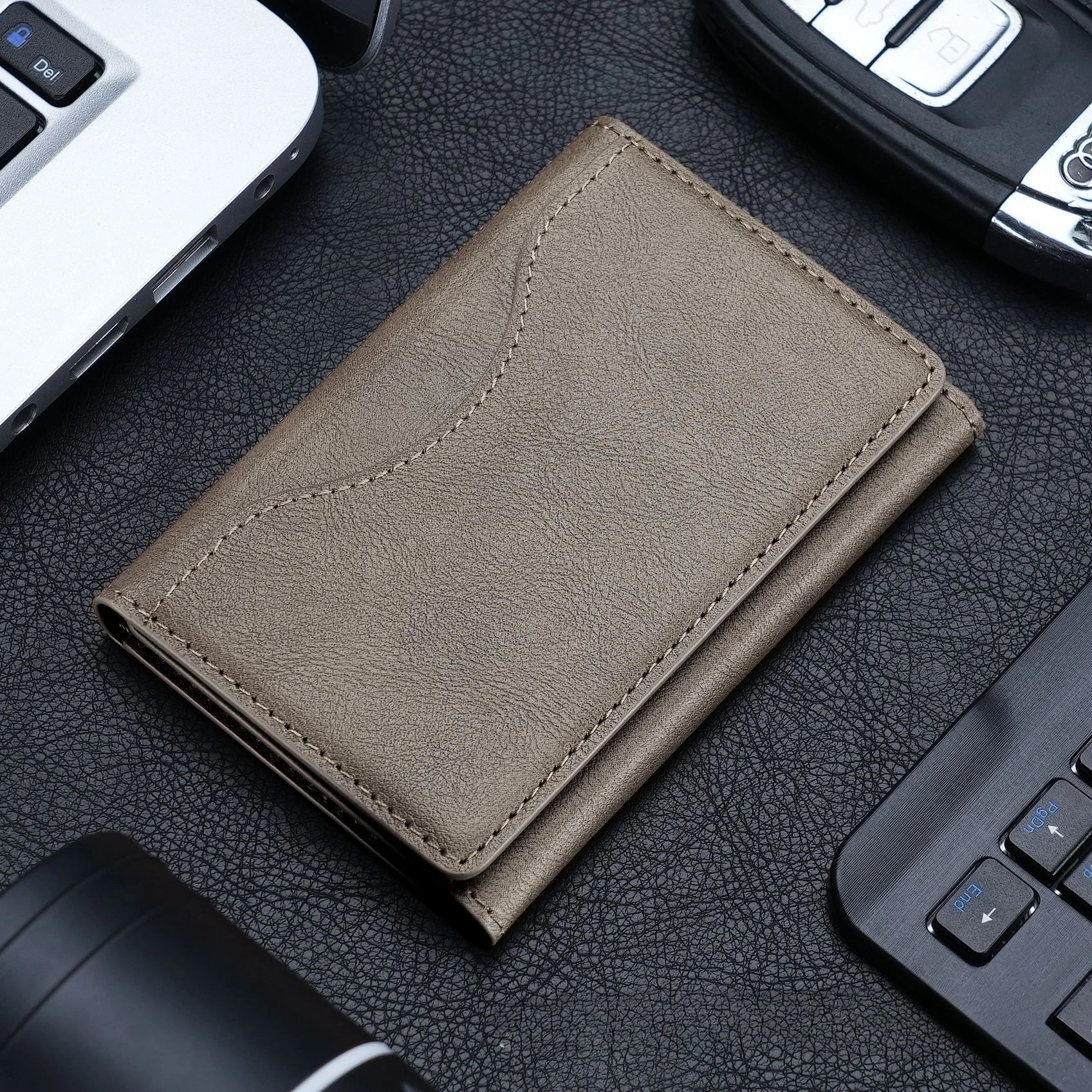 Porte-Cartes Magnétique Premium : L'Essentiel au Dos de votre Smartphone