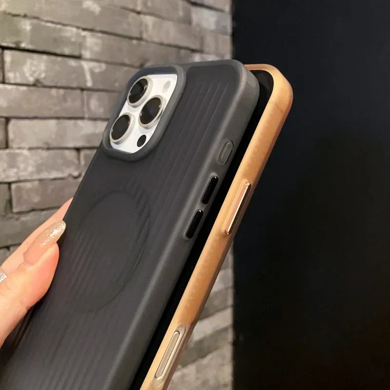 Coque MagSafe Motif Ondulé : Élégance Minimaliste & Grip Premium